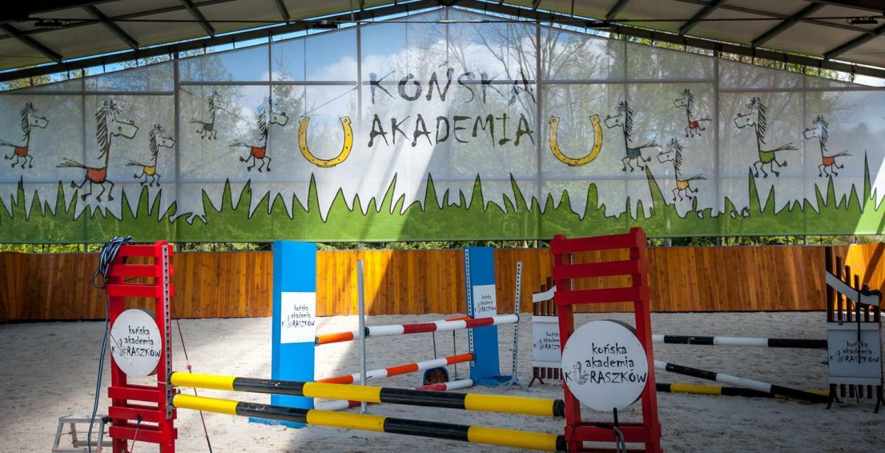 ホテル Akademia Kuraszkow Kuraszkow  エクステリア 写真